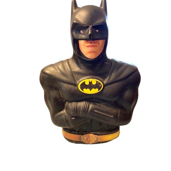 Vtg BATMAN COIN PIGGY BANK plastic ~8" tall  Coin slot in back Bottom Opens GUC - Picture 1 of 3